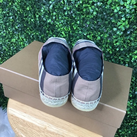 Burberry espadrilles new with box - Picture 2 of 8